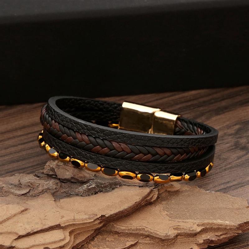 Pulsera Trenzada de Cuero con detalles dorados para hombres